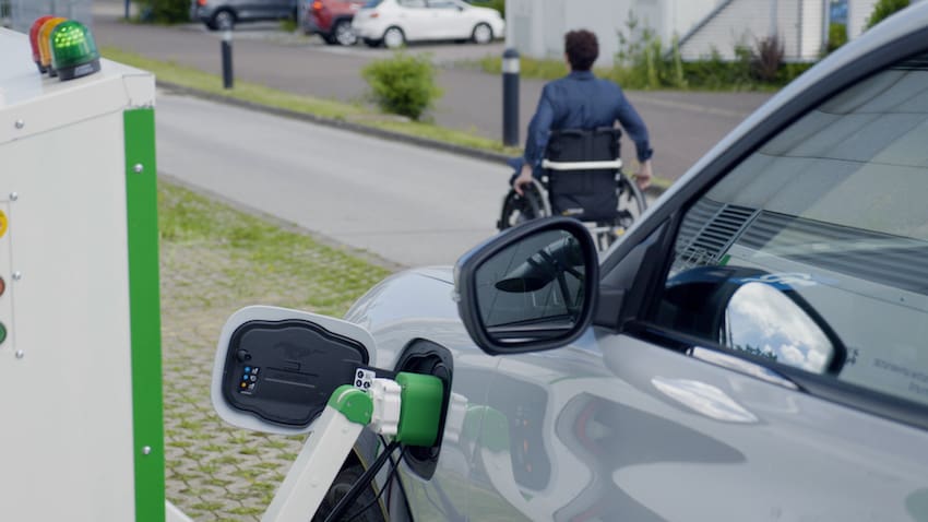 Ford robot EV charging