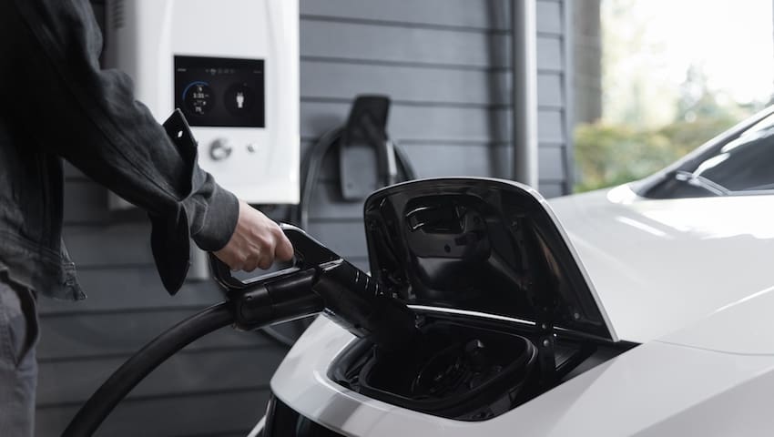 EV plug in charge charging