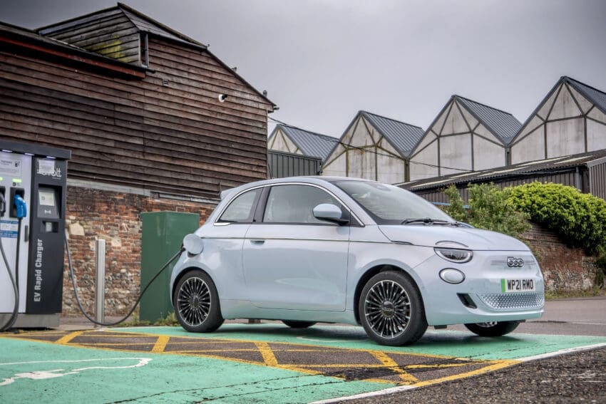 Fiat 500e charging