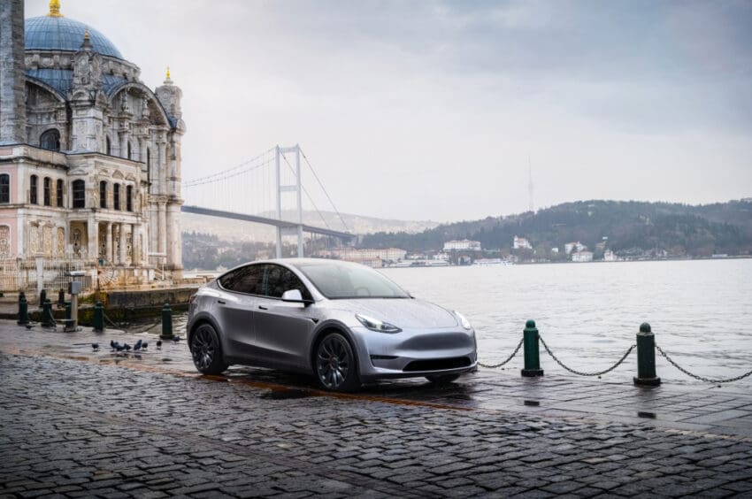 Landmark-EV-8-Tesla-Model-Y-Model-3