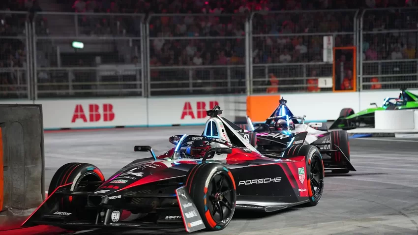 Tinder swipes right on Formula E for 2026 London E-Prix