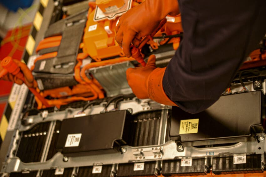 EV makers must put battery repair ahead of recycling