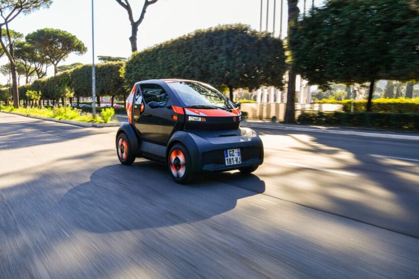 Mobilize Duo review: Twizy successor shows city smarts