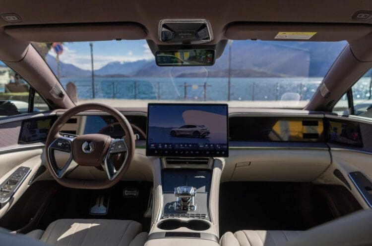 BYD-Denza-Z9-GT-Interior