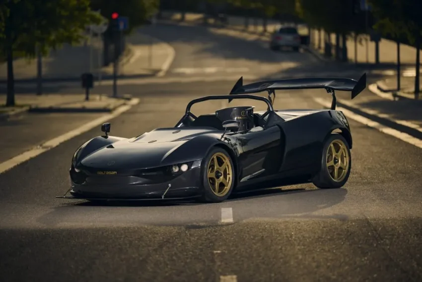 Baltasar debut radical all-electric REVOLT R Concept at Automobile Barcelona 2025