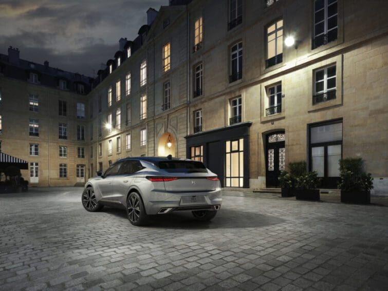 DS-No4-EV-rear-view
