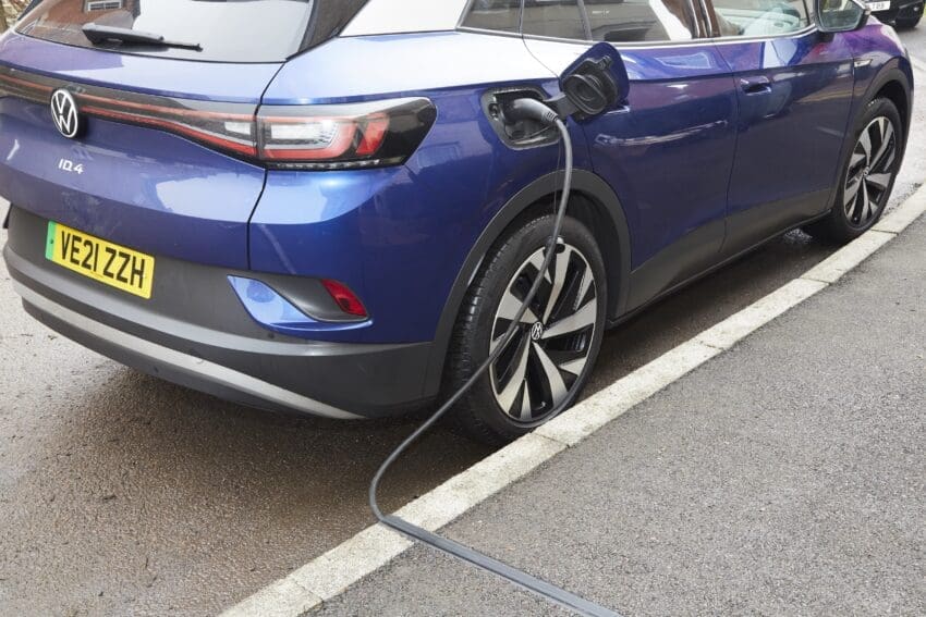 EVA England launches survey on cross-pavement charging