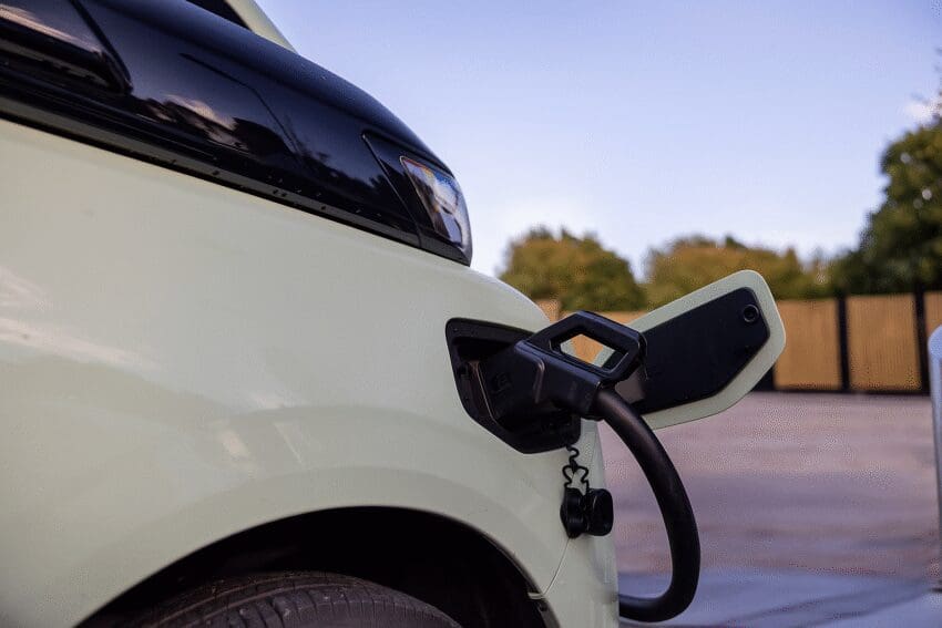 Farizon announces charging tie-up with ChargePoint and Hypervolt
