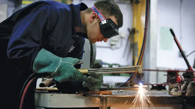 Project Management in Engineering: Mastering the Essentials for Peak Performance