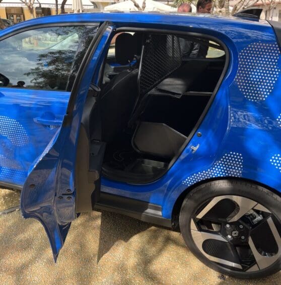 Renault Twingo van side view 