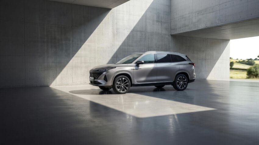 MG confirms price for seven-seat MGS9 PHEV