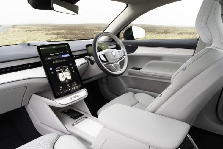 volvo es90 plus interior