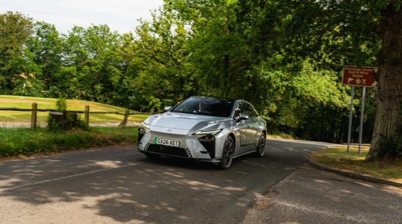 Lexus ES review main image