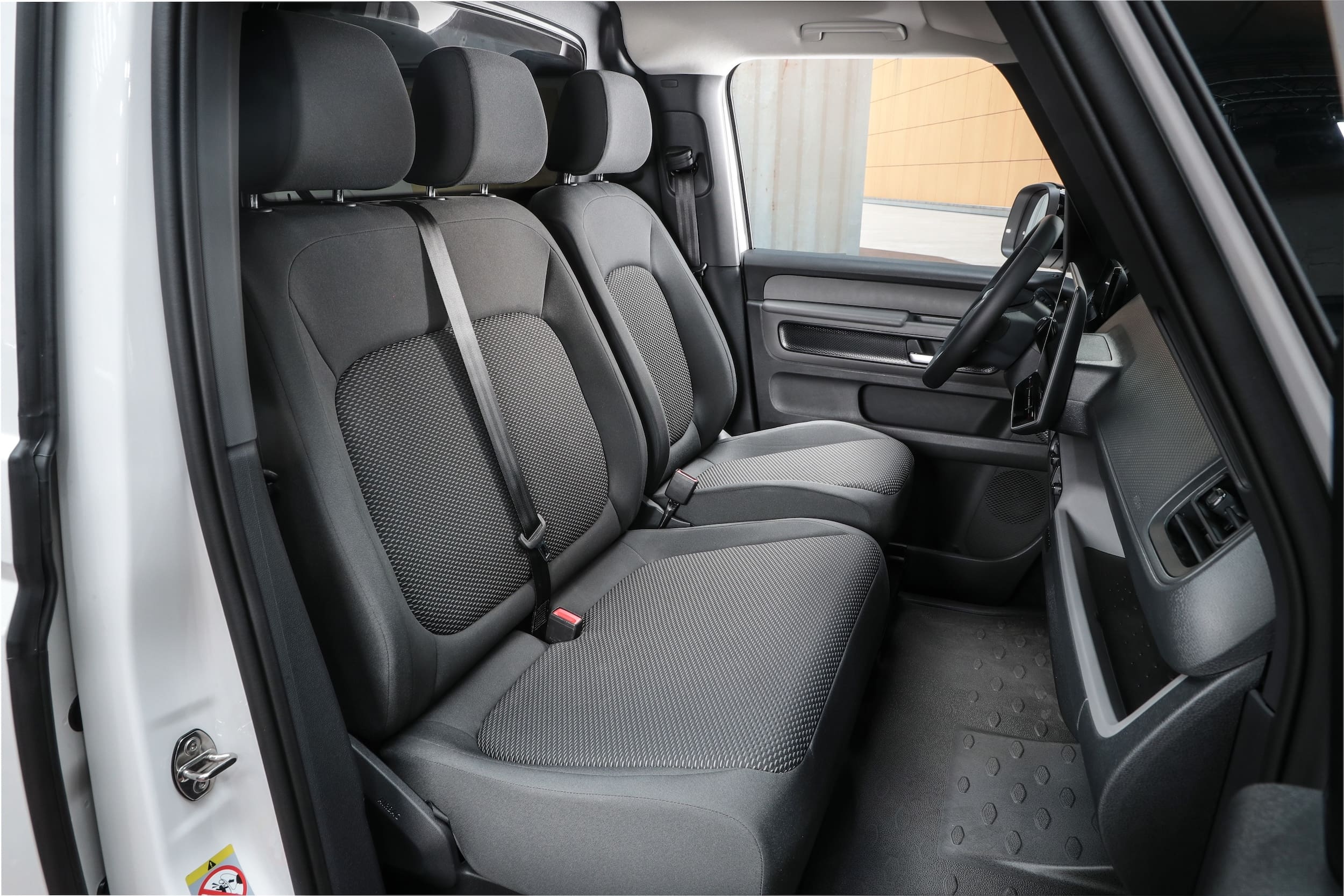 VW-ID-Buzz-Cargo-LWB-interior