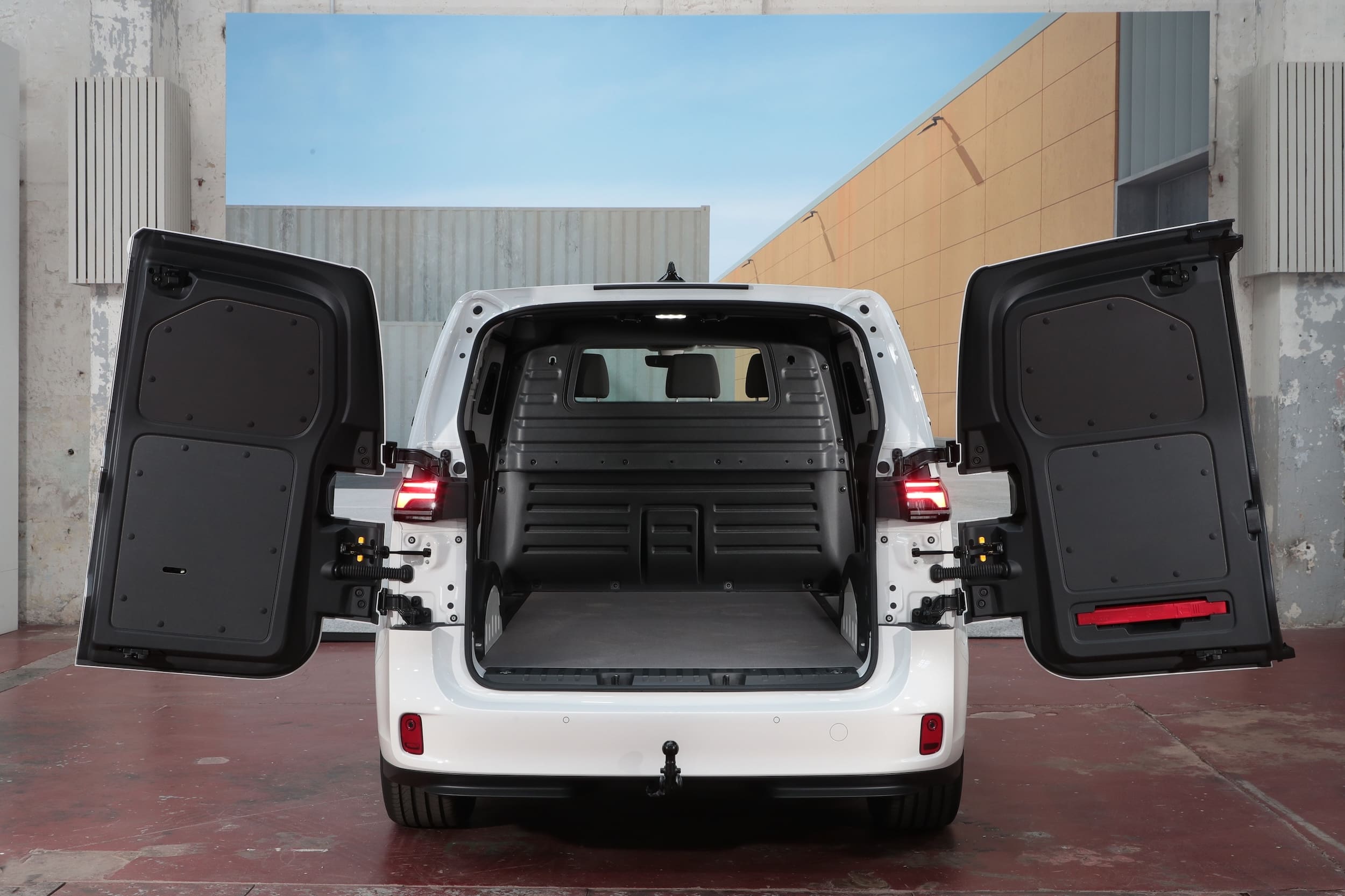VW-ID-Buzz-Cargo-rear-doors
