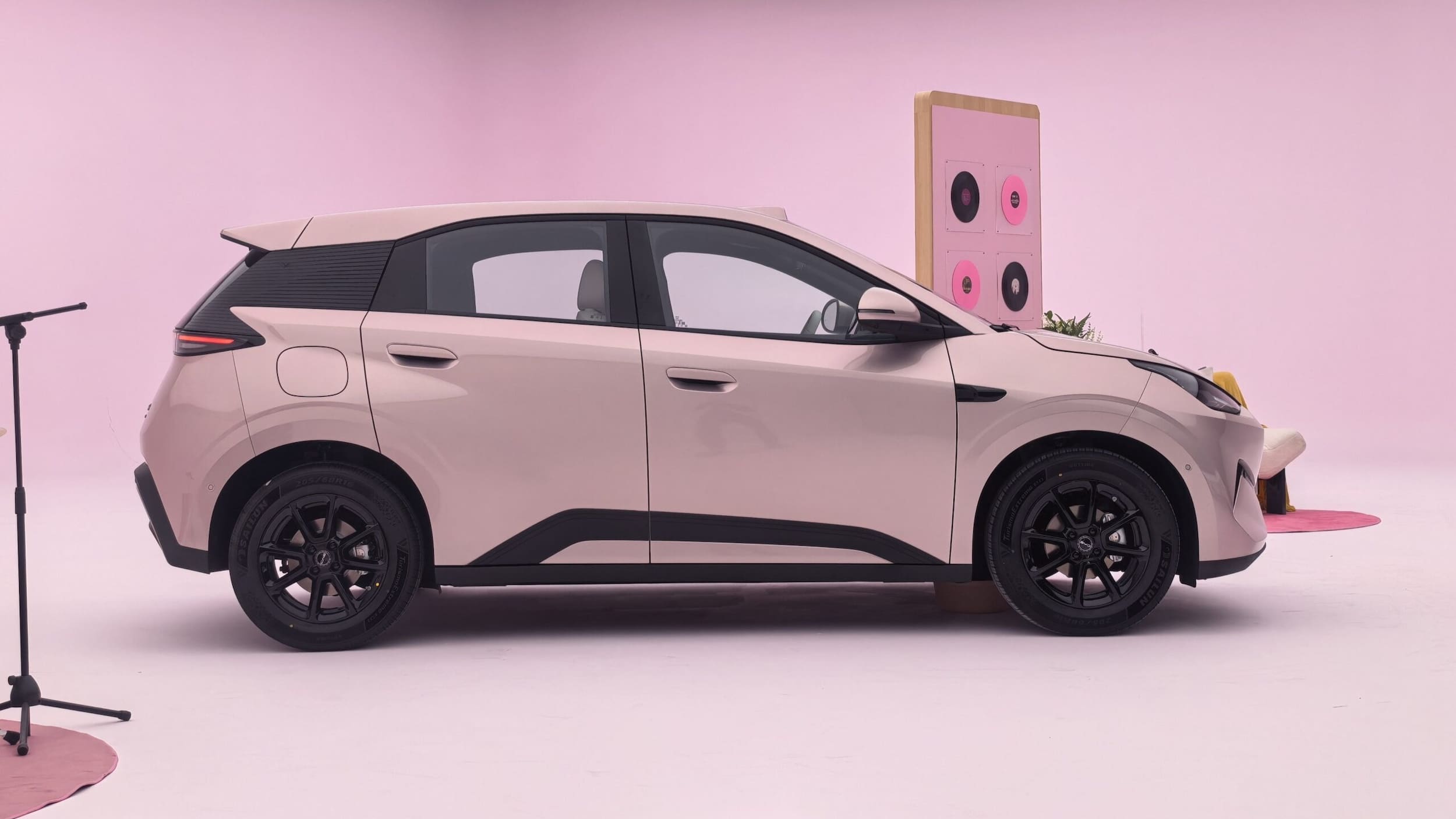 New-BYD-Dolphin-Surf-profile